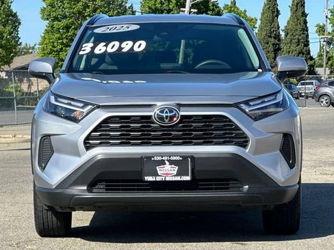 Used 2025 Toyota RAV4 XLE AWD/4WD image 9
