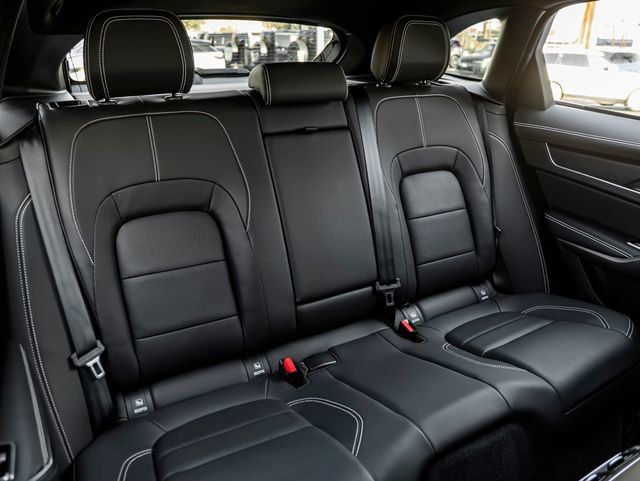 Certified 2025 Jaguar F-PACE R-Dynamic S AWD/4WD image 33