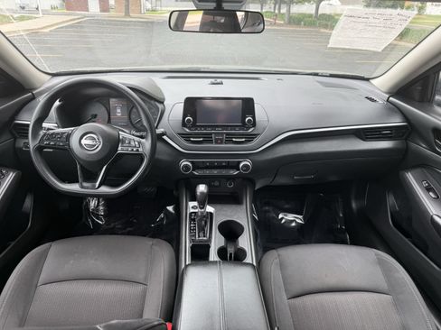 Used 2024 Nissan Altima 2.5 S FWD image 10