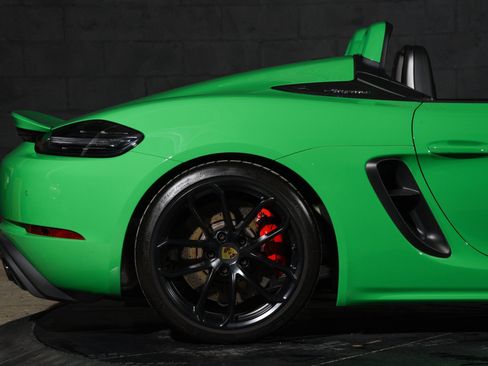 Used 2023 Porsche 718 Boxster Spyder RWD image 37