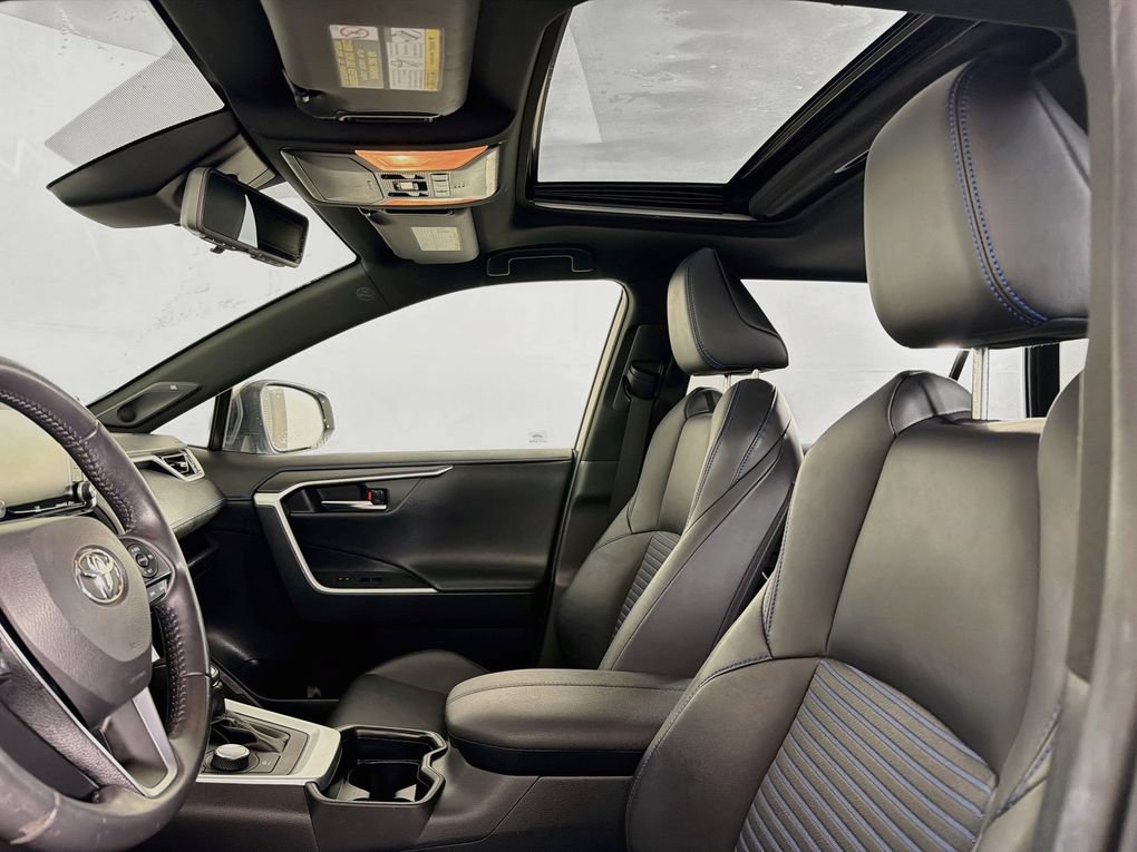 Used 2019 Toyota RAV4 XSE w/ XSE Weather Package AWD/4WD image 31