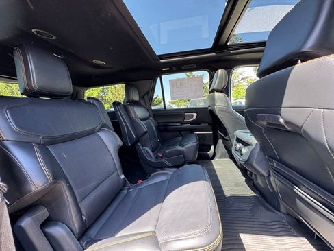 Used 2025 Ford Expedition Tremor AWD/4WD image 38