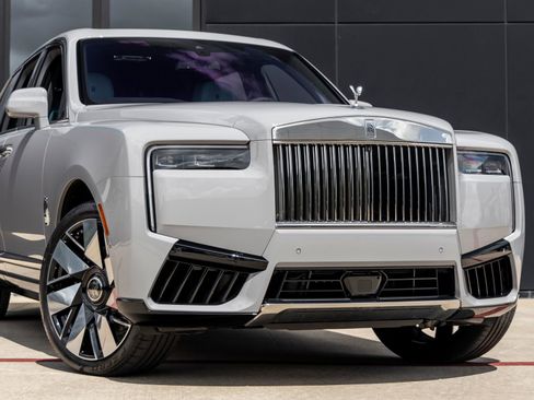 New 2026 Rolls-Royce Cullinan image 8