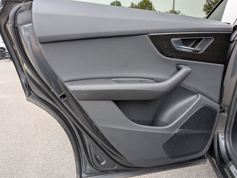 Used 2021 Audi Q8 Premium Plus w/ Premium Plus Package image 28