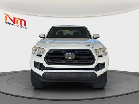 Used 2018 Toyota Tacoma SR image 10