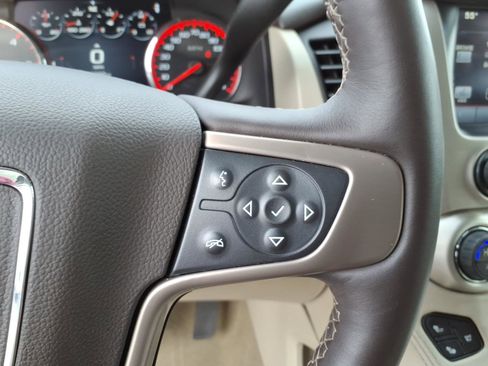 Used 2015 GMC Yukon Denali w/ Premium Package image 19
