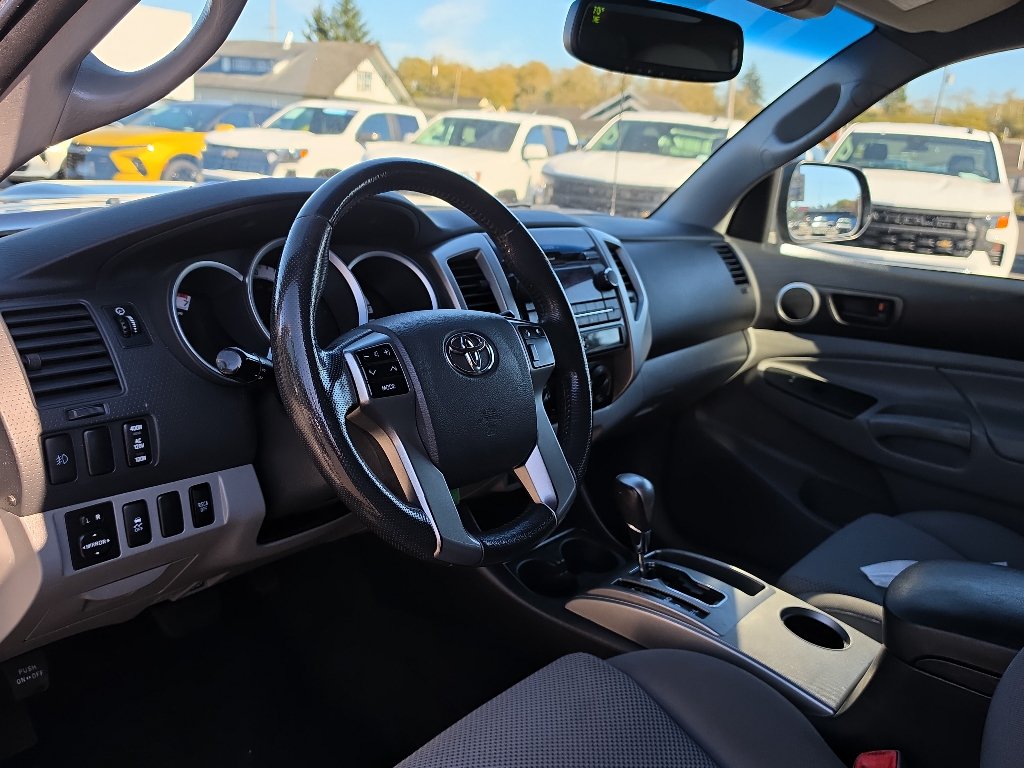 Used 2012 Toyota Tacoma 4x4 Access Cab V6 w/ TRD Sport Pkg image 13