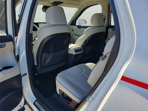Used 2023 Hyundai Palisade Limited image 10