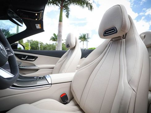 Used 2026 Mercedes-Benz CLE 300 4MATIC Cabriolet image 41