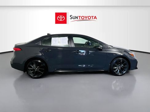 Used 2026 Toyota Corolla SE FWD image 2
