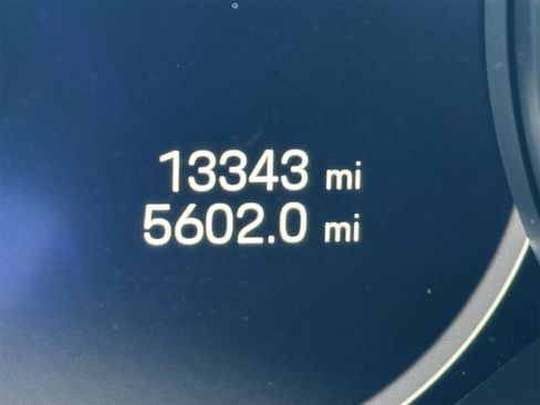 Certified 2023 Porsche Panamera 4 Platinum Edition image 29