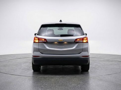 Used 2025 Chevrolet Equinox LT image 7