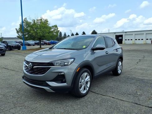 Used 2023 Buick Encore GX Preferred w/ Cold Weather Comfort Package FWD image 3