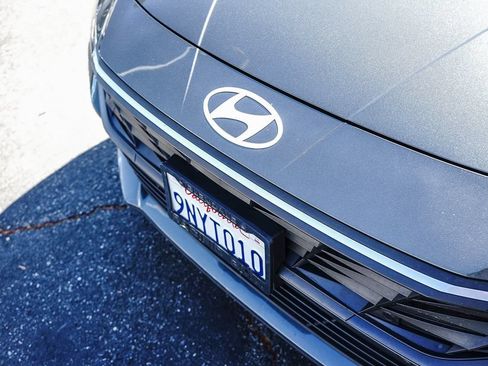 Used 2024 Hyundai Elantra SE FWD image 25