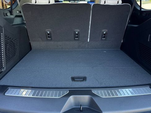 New 2026 Chevrolet Suburban Premier image 17