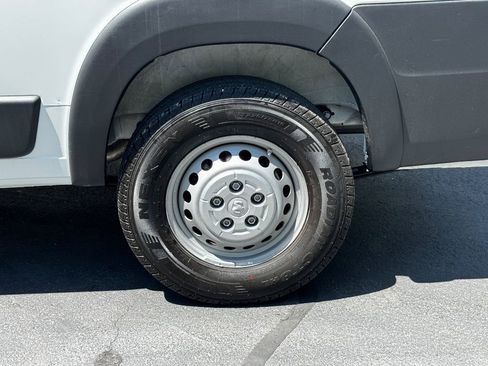 Used 2025 RAM ProMaster 2500 w/ Convenience Group image 24