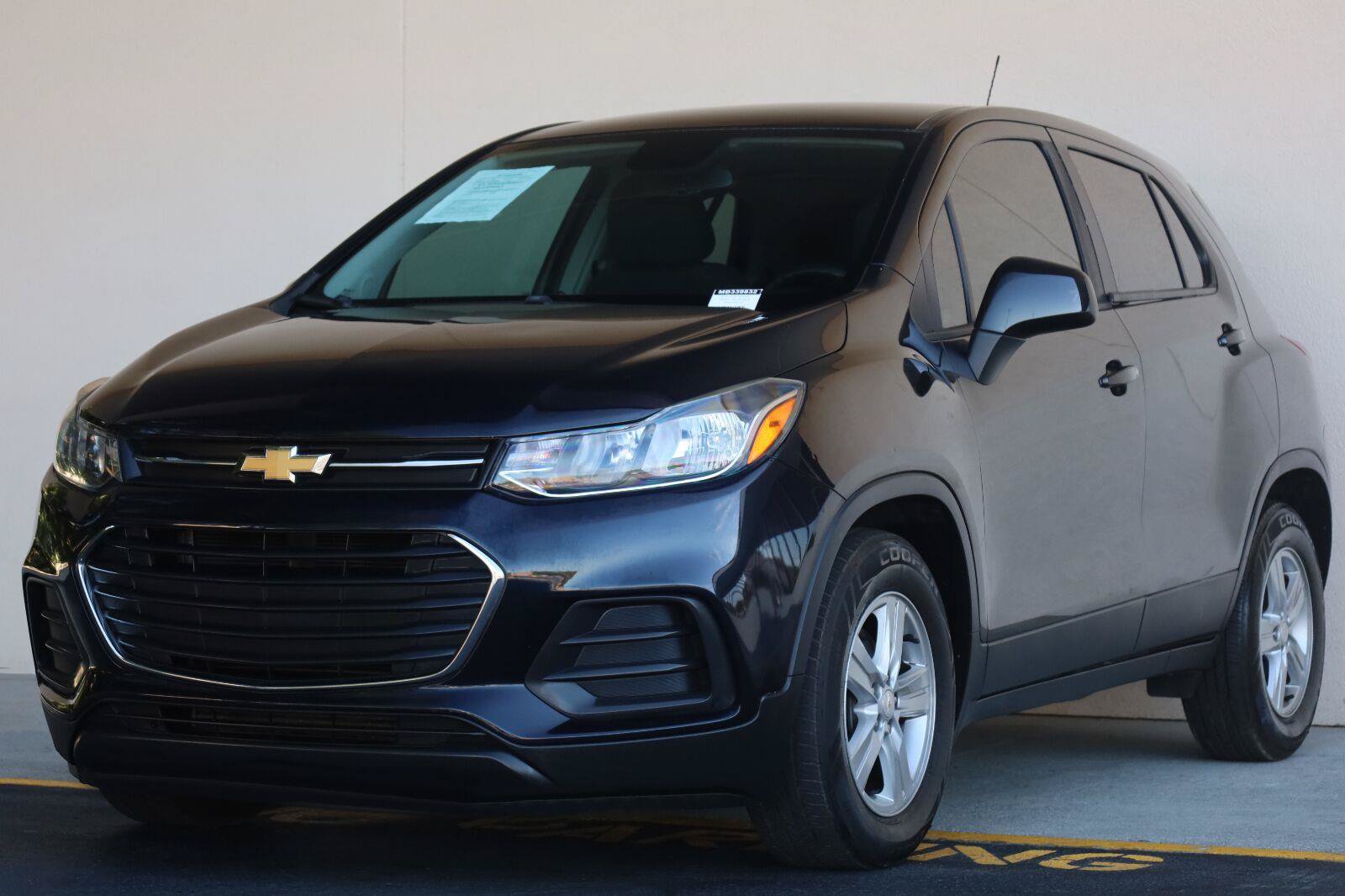 Used 2021 Chevrolet Trax LS w/ Tint and Cruise Package FWD image 5