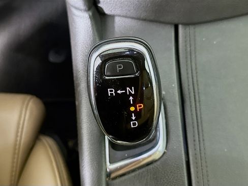 Used 2017 Cadillac XT5 Platinum w/ Driver Assist Package AWD/4WD image 25