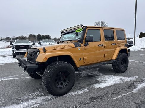 Used 2014 Jeep Wrangler Unlimited Altitude image 2