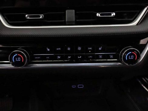 Used 2025 Chevrolet Equinox LT w/ Convenience Package II FWD image 31