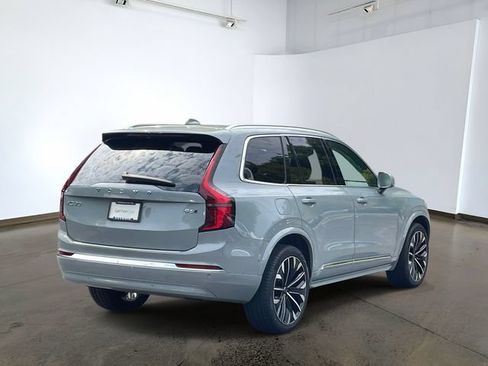 Used 2026 Volvo XC90 B6 Plus w/ Protection Package Premier AWD/4WD image 4