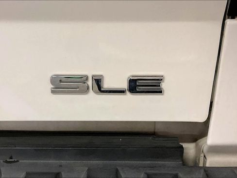 Used 2017 GMC Sierra 1500 SLE w/ SLE Value Package image 11