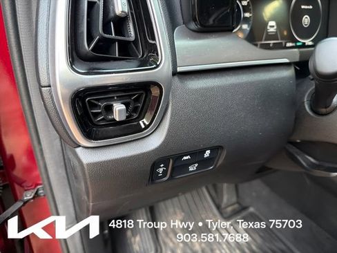 Certified 2023 Kia Sorento SX AWD/4WD image 16