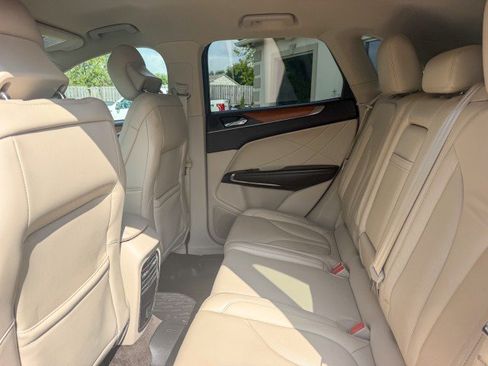 Used 2017 Lincoln MKC Select w/ Select Plus Package FWD image 6