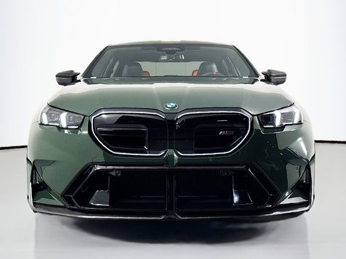 Used 2026 BMW M5 w/ Carbon Package image 3
