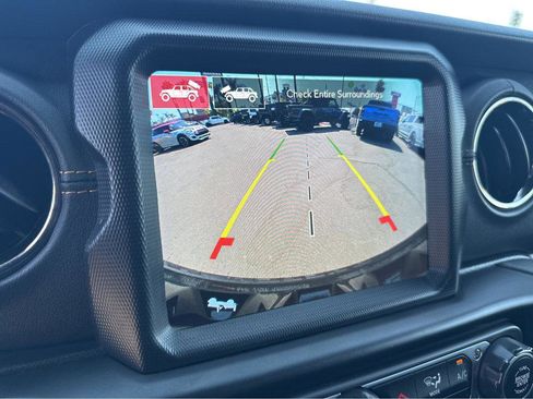 Used 2021 Jeep Wrangler Unlimited Sahara image 6