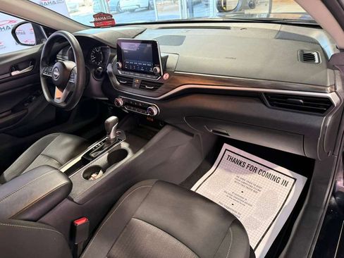 Used 2025 Nissan Altima 2.5 SV image 25