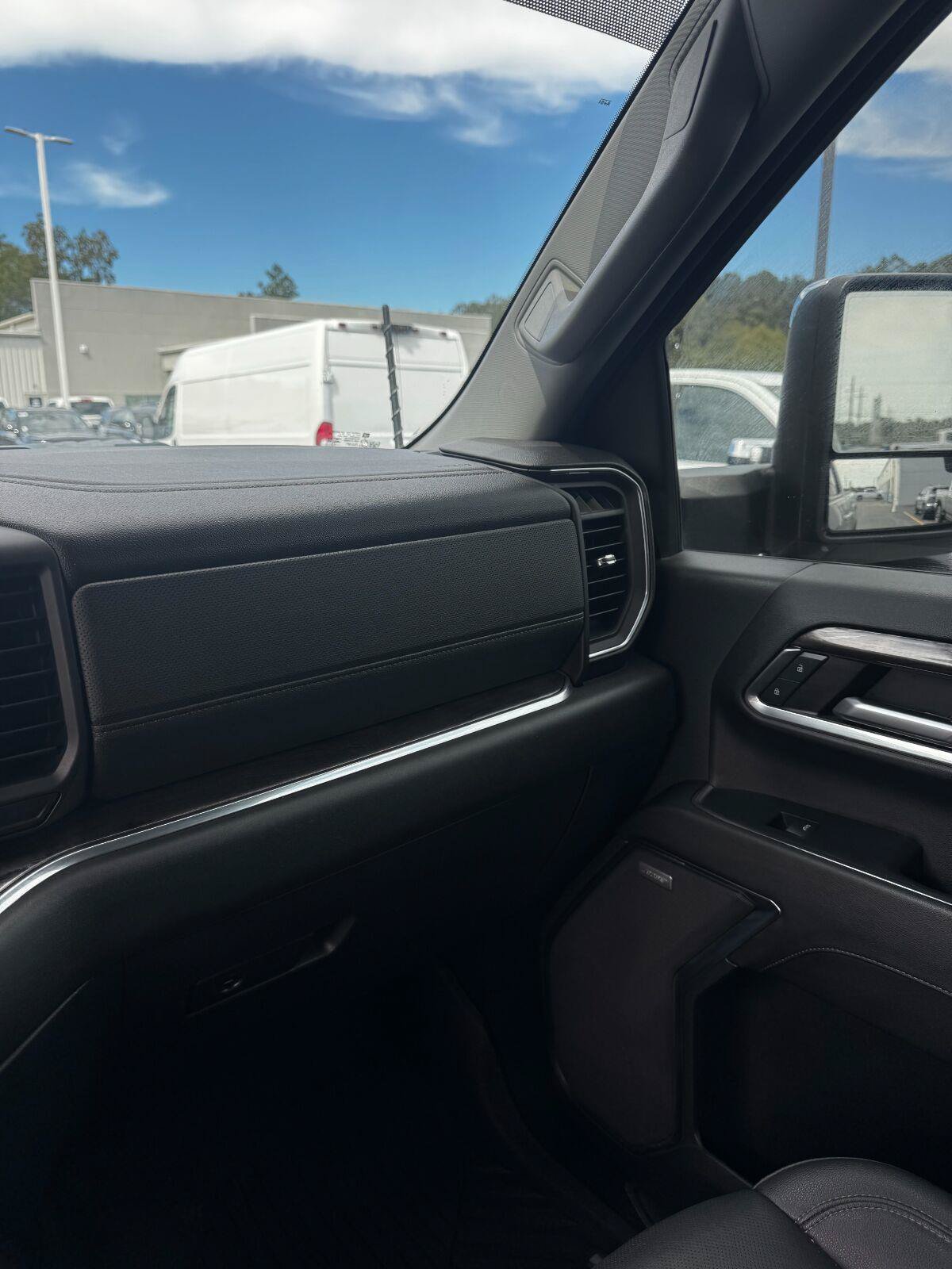 Used 2024 Chevrolet Silverado 2500 LTZ w/ LTZ Plus Package AWD/4WD image 25