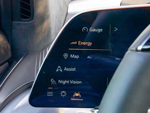 Used 2026 Cadillac Vistiq Platinum image 41