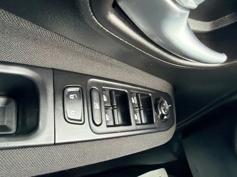 Used 2021 Jeep Renegade Latitude AWD/4WD image 27