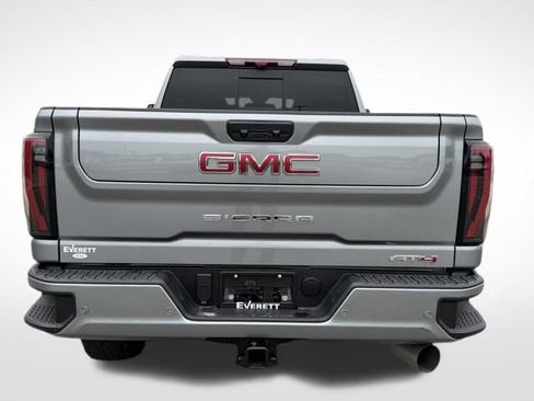 Used 2025 GMC Sierra 2500 AT4 w/ AT4 Premium Plus Package AWD/4WD image 3