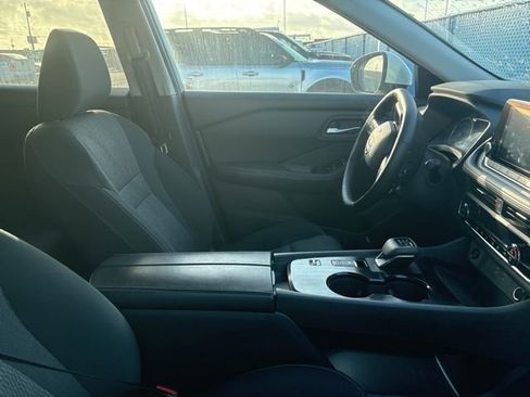 Used 2025 Nissan Rogue SV image 13