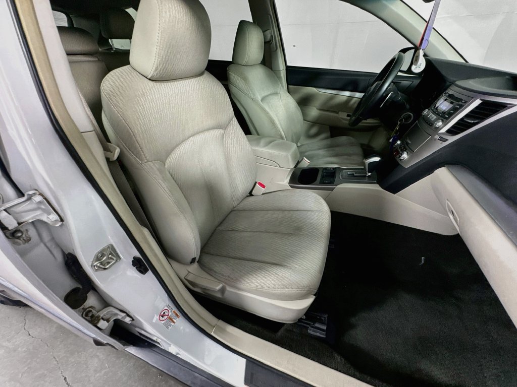 Used 2012 Subaru Outback 2.5i Premium w/ All-Weather Pkg AWD/4WD image 31