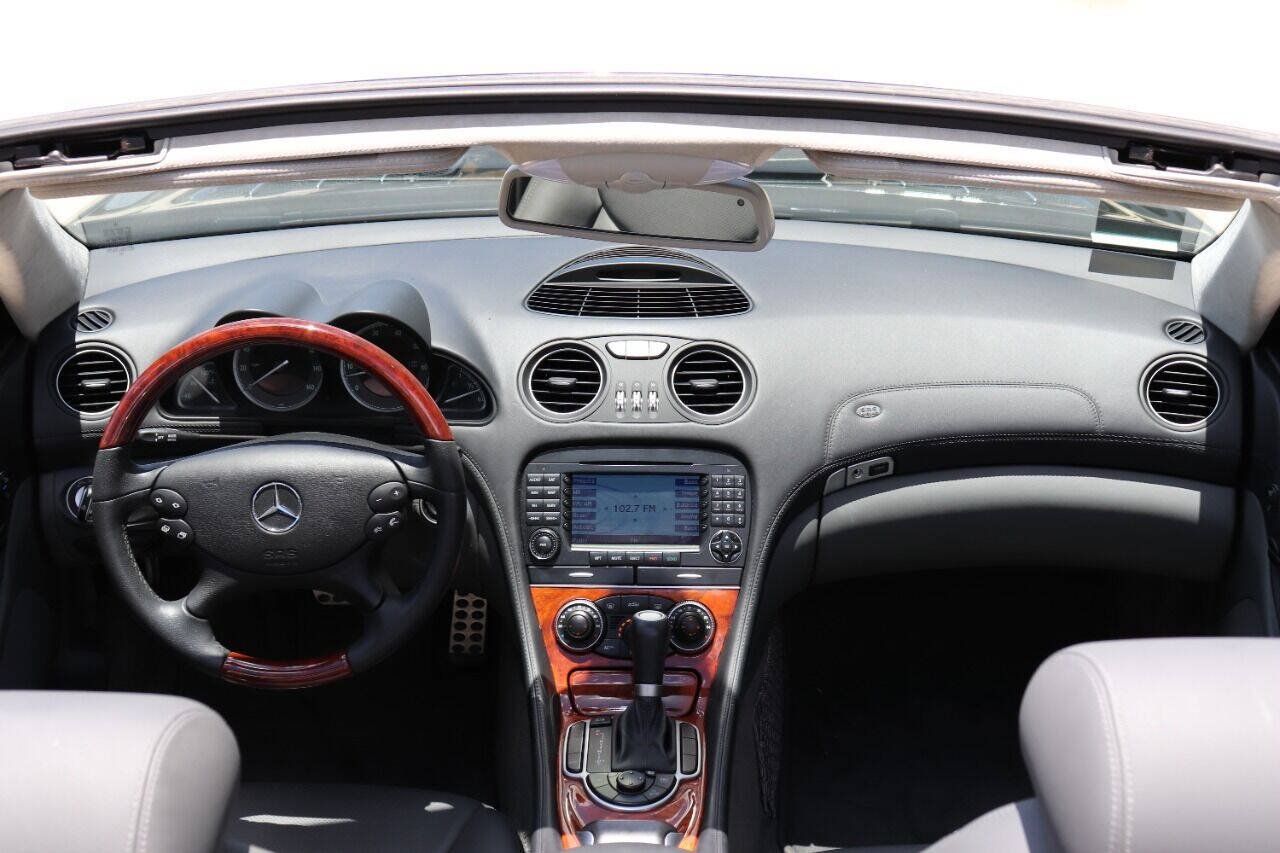 Used 2005 Mercedes-Benz SL 600 image 21