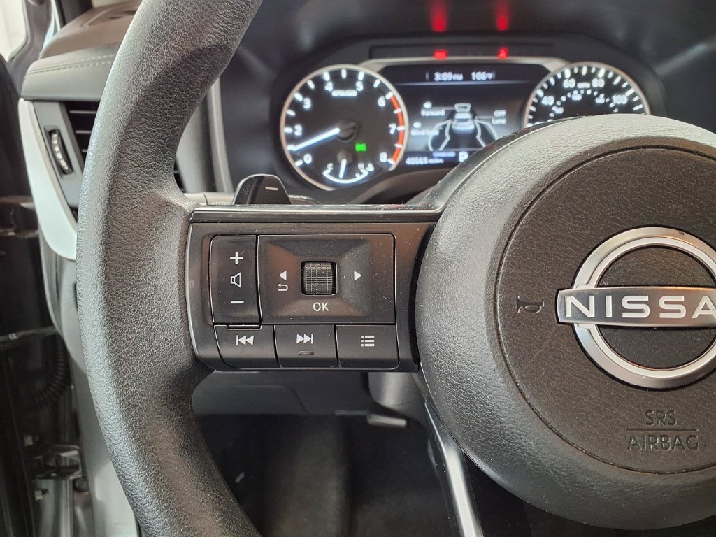 Used 2023 Nissan Rogue S FWD image 5