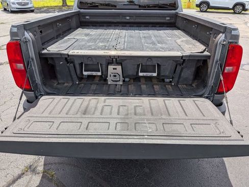 Used 2022 Chevrolet Colorado Z71 AWD/4WD image 32