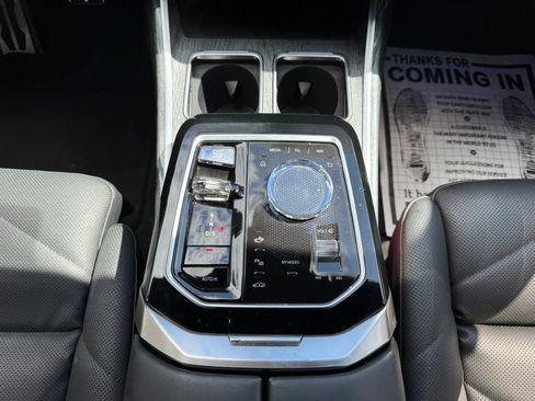 Used 2023 BMW 740i w/ Parking Assistance Package RWD image 29