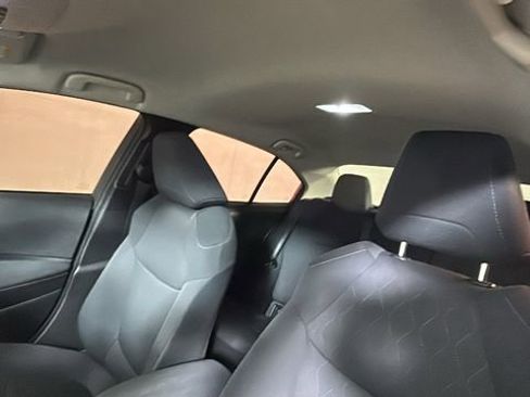 Used 2020 Toyota Corolla LE FWD image 12