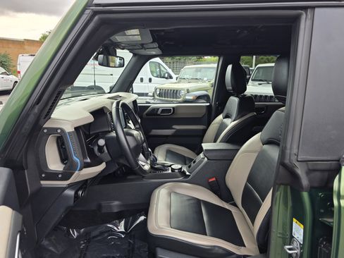 Used 2023 Ford Bronco Wildtrak image 12