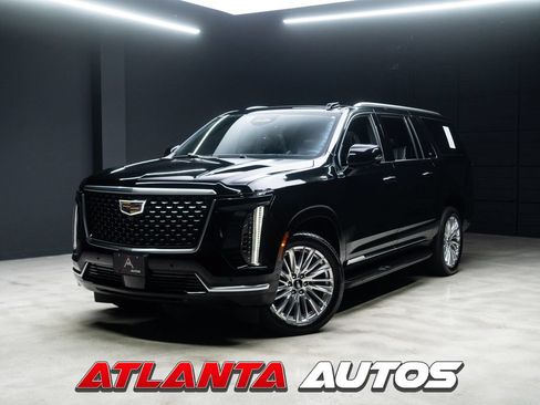 Used 2025 Cadillac Escalade ESV Premium Luxury RWD image 1