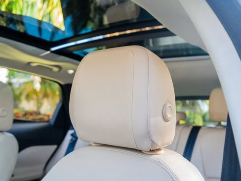 Used 2017 Jaguar F-PACE Premium image 38