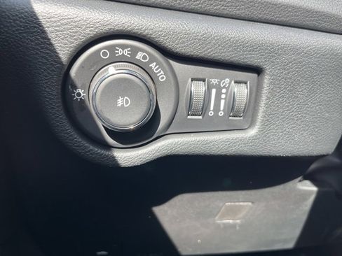 New 2026 Chrysler Pacifica Select image 26