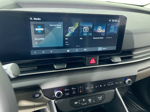 New 2026 Kia Carnival EX FWD image 25