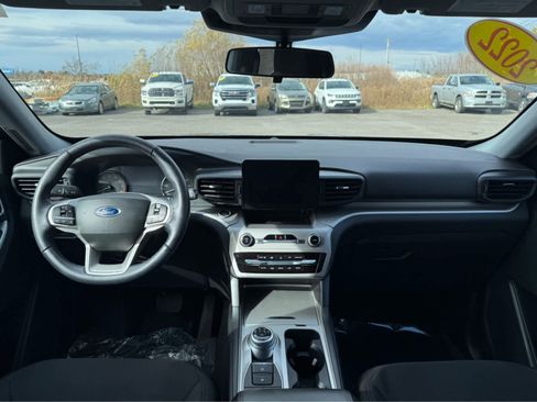 Used 2022 Ford Explorer XLT w/ Class IV Trailer Tow Package image 11