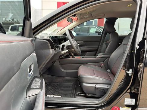 Certified 2025 Nissan Kicks SR AWD/4WD image 17