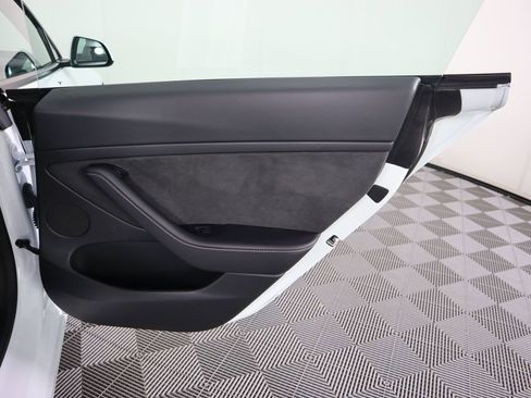 Used 2023 Tesla Model 3 Standard Range image 28